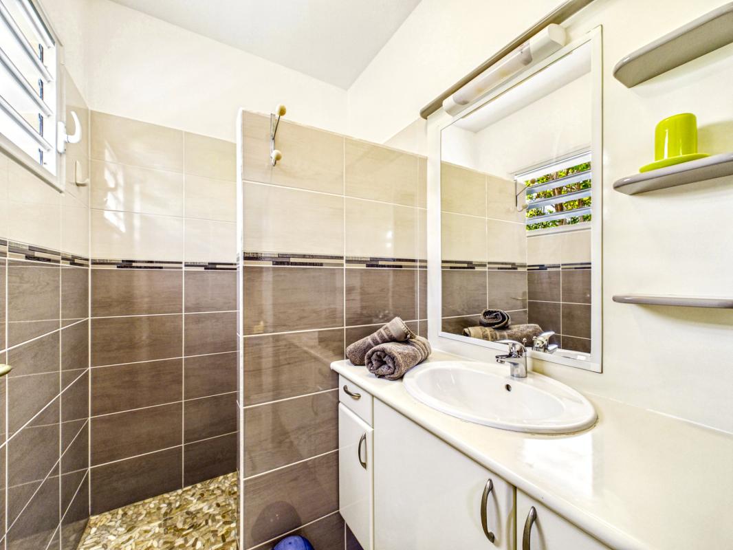 27.Location villa piscine proche plage Saint François Guadeloupe